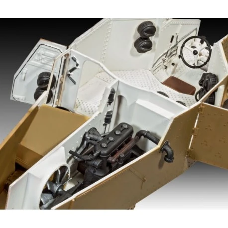 REVELL Armoured Scout Vehicle P 204 4 REVELL Armoured Scout Vehicle P 204 – Bild 2